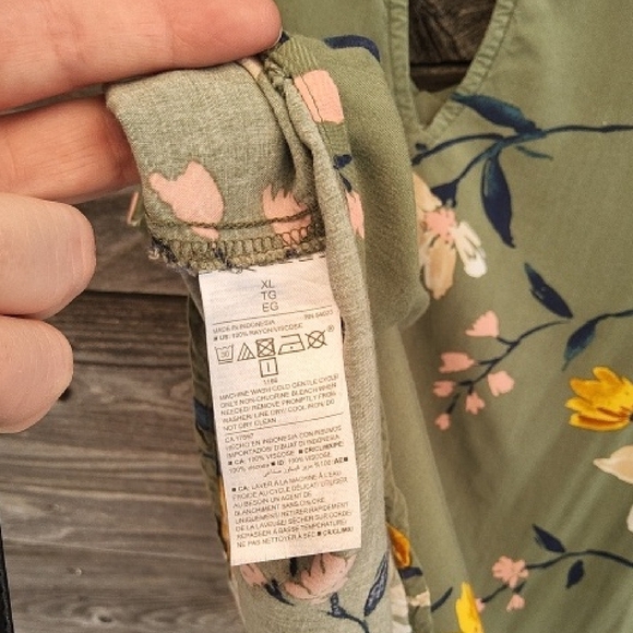 Old Navy Floral Olive Green Blouse Size XL - Picture 8 of 8